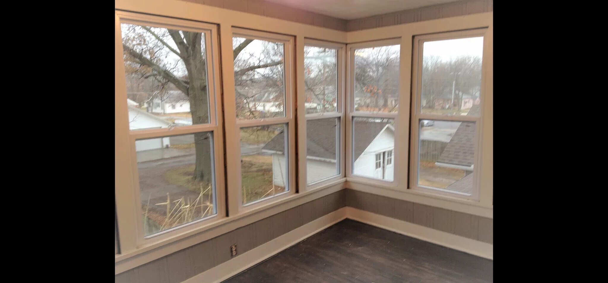 Building Photo - 901 S Broadway St