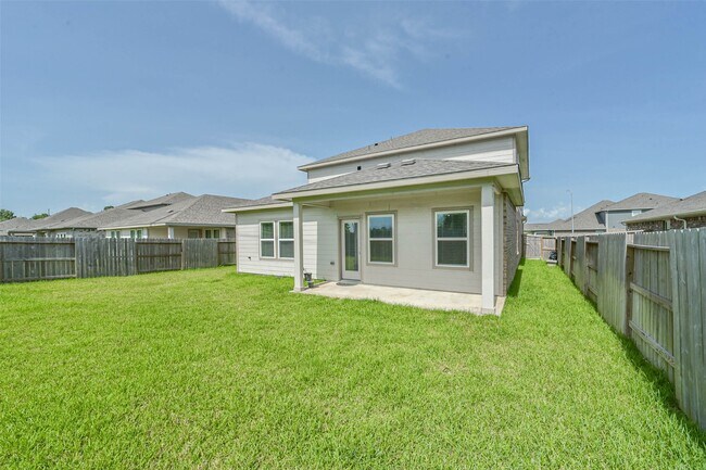 Building Photo - 8515 Lake Groove Ln
