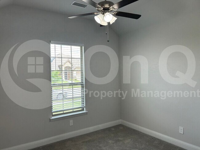 Building Photo - 533 Oleander Dr