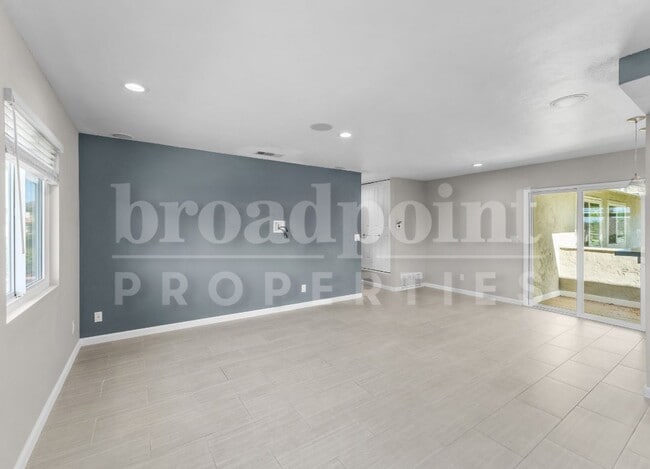 Building Photo - 2512 Wanek Rd