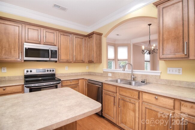 Building Photo - 9420 Rosewood Meadow Ln