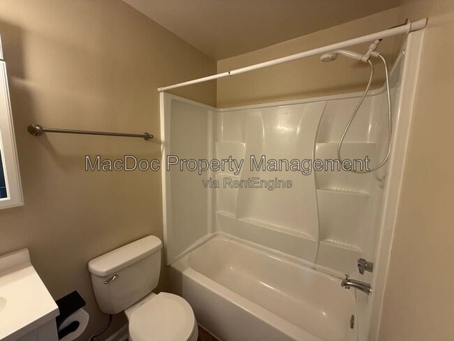 Building Photo - 14611 Earlham Ct