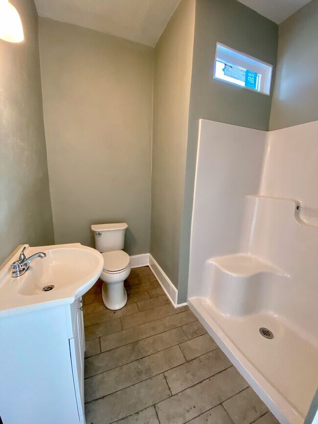 Building Photo - 3 bed/ 2 bath house in Seneca