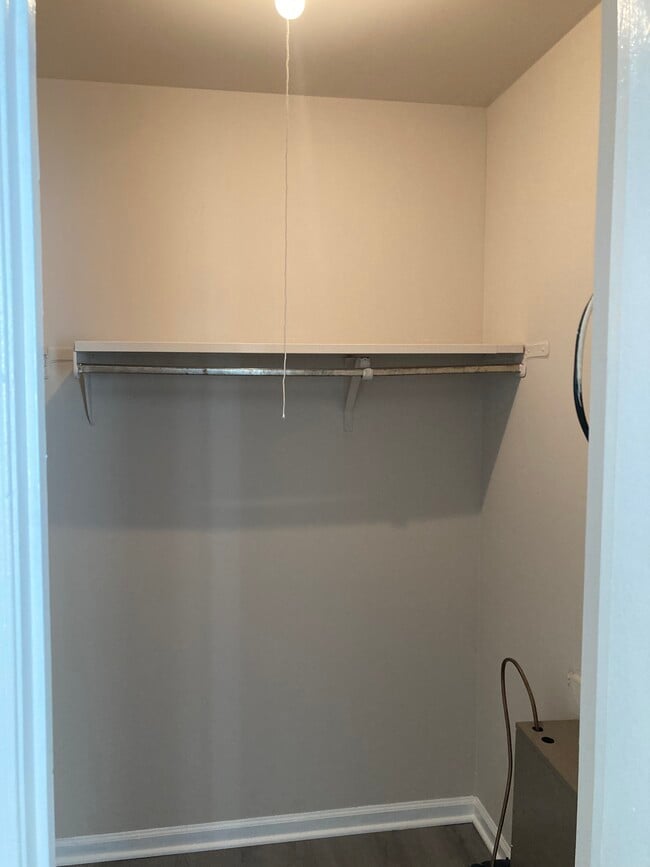 Building Photo - 1605 Addison Rd S