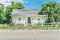 Building Photo - 1911 Battle Row
