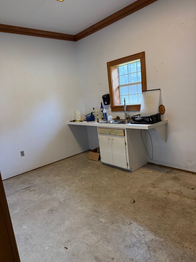 Building Photo - 6916 Danielle Rd