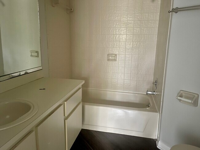 Building Photo - 3564 Southpointe Dr