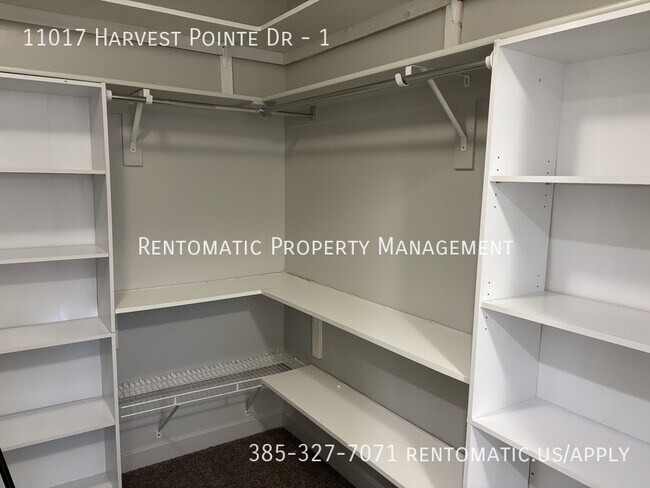 Building Photo - 11017 Harvest Pointe Dr