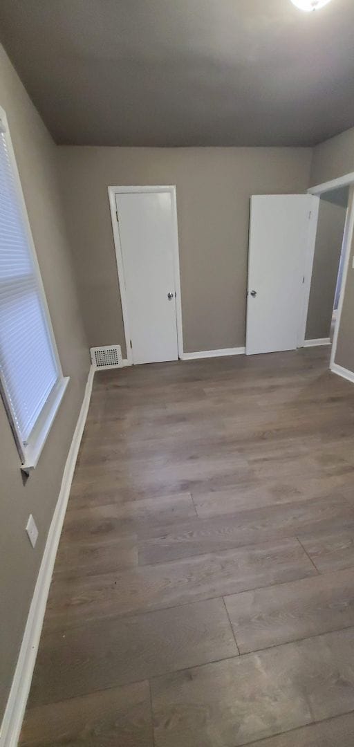 Building Photo - Spacious 4 Bedroom Home with Fenced Yard