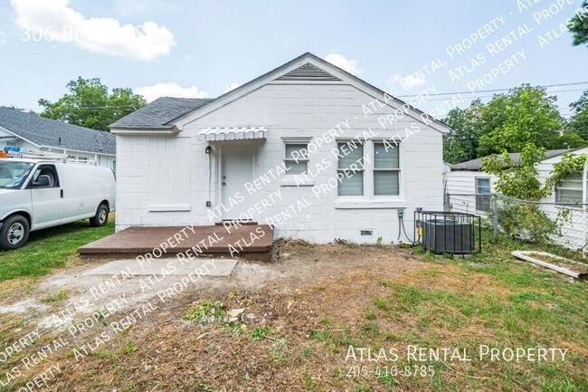 Building Photo - 306 Bethel St NE