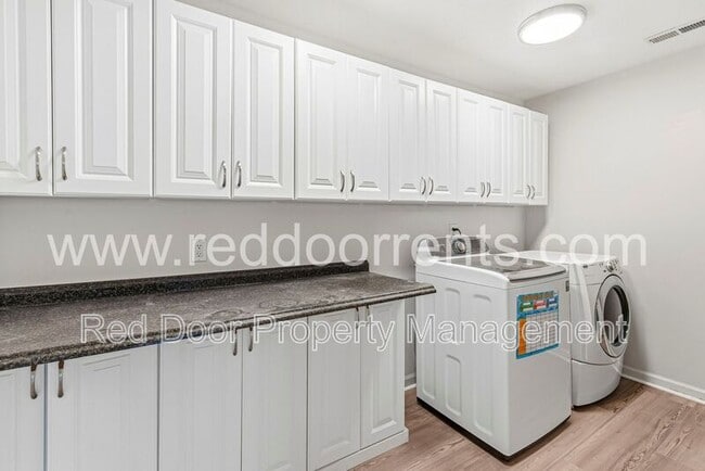 Building Photo - 7737 Solomon Dr