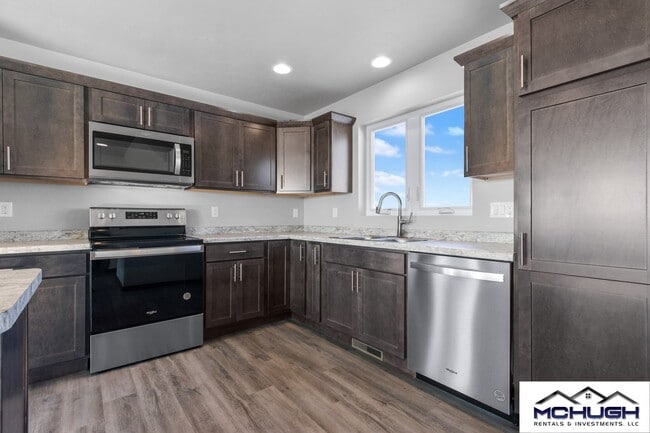 Building Photo - 3677 E Rubyred Dr