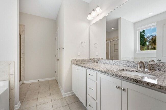 Building Photo - 17 Rattan Bay Ct