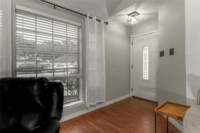 Building Photo - 3601 Clover Ln