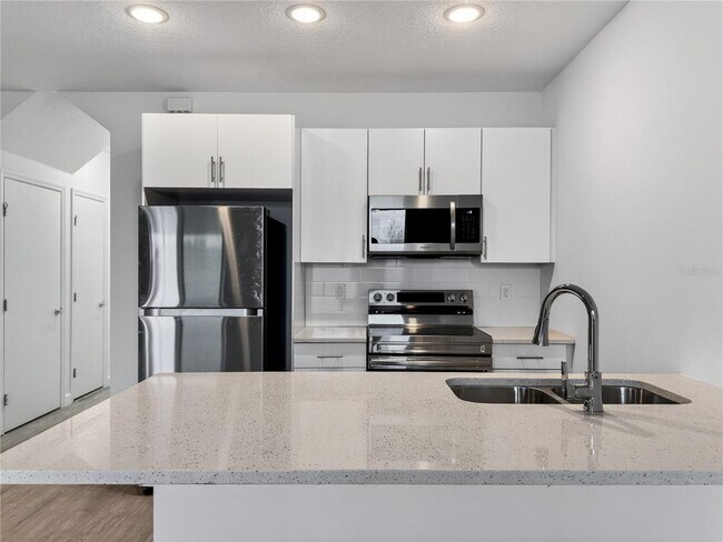 Building Photo - 612 Trikomo Dr