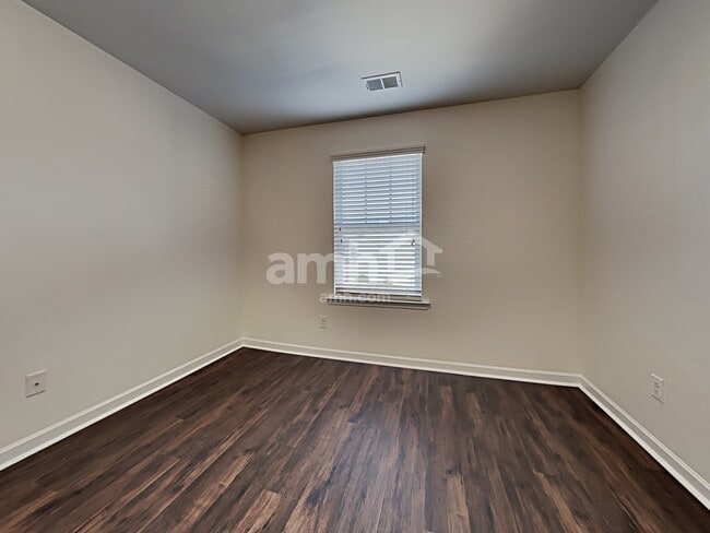 Building Photo - 138 Blackwater Way