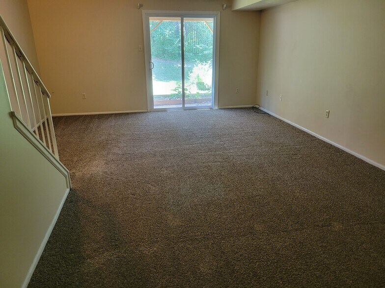 Finished basement - 6870 Ducketts Ln