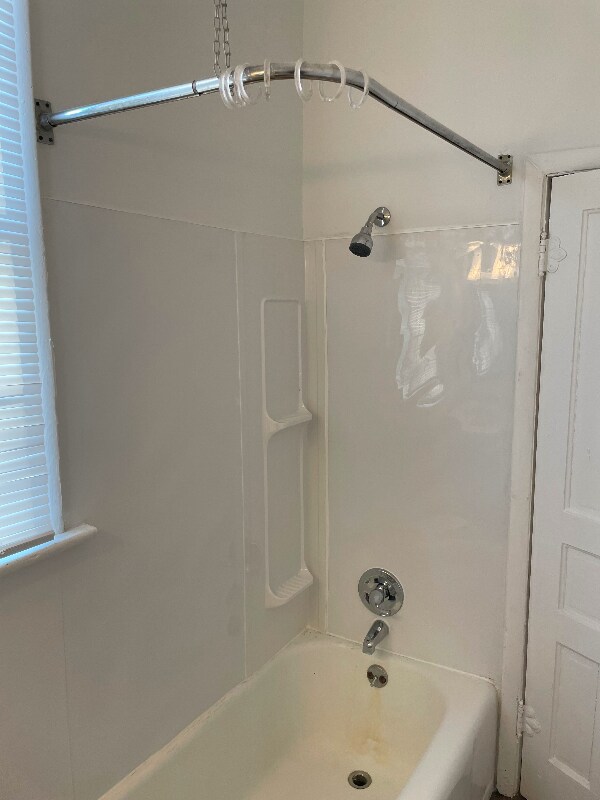 Building Photo - 301 W Lincoln St