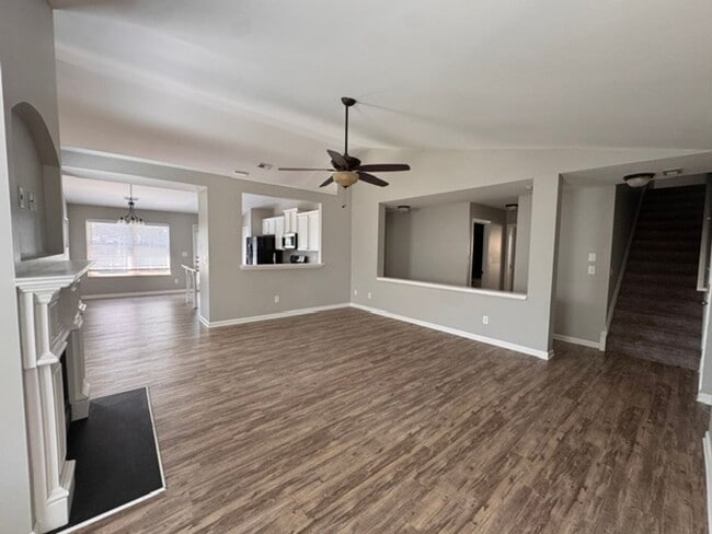 Building Photo - 333 Linman Dr