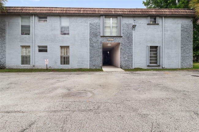 Building Photo - 10353 N Kendall Dr