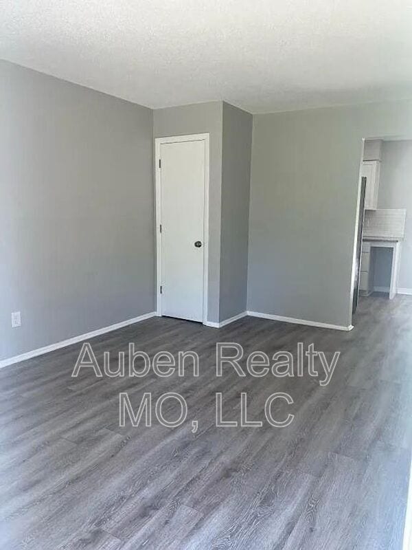 Building Photo - 6135-6141 Farrow Ave.