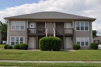 Building Photo - Move-In Ready!