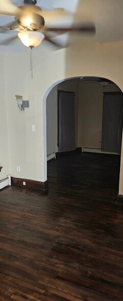 Primary Photo - 1661 Oak St