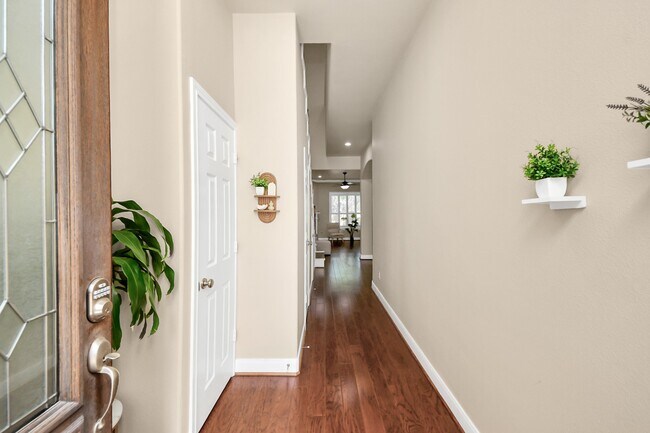 Building Photo - 10342 Solitaire Cir