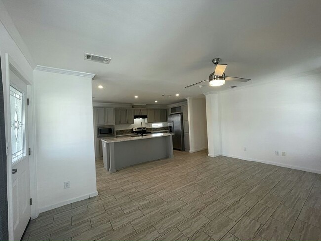 Building Photo - 13128 Lemon Ave