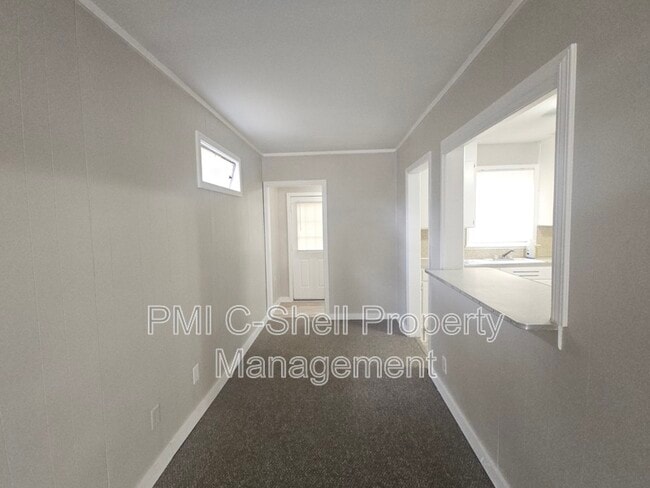 Building Photo - 217 Willow St