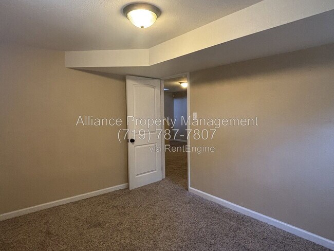 Building Photo - 3823 Windsong Ct