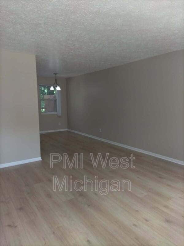 Building Photo - 4258 Bond St