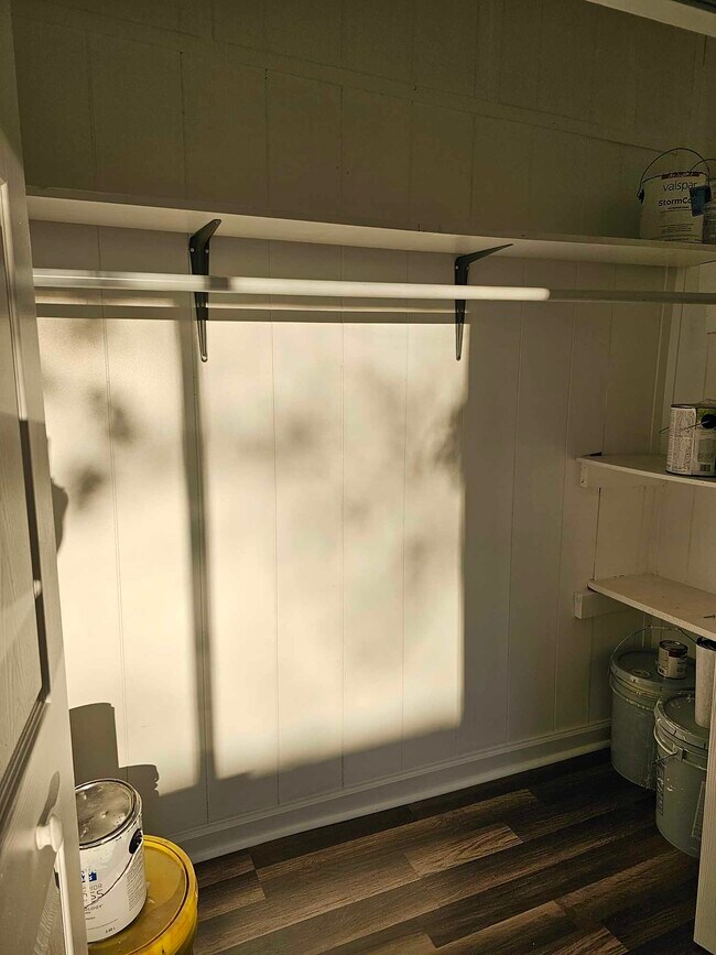 Building Photo - 203 S Fieldcrest Rd