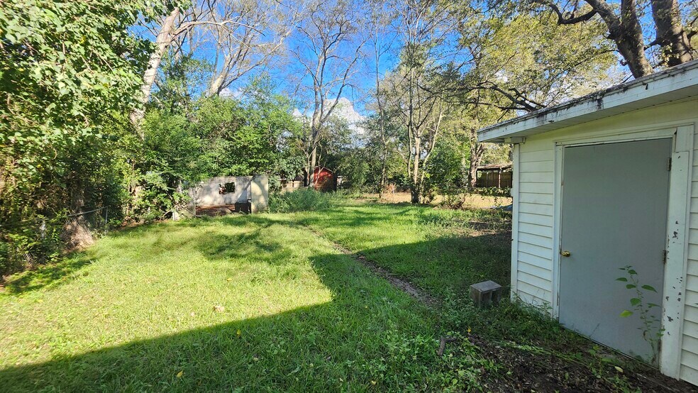 Building Photo - 4014 Chelsea Dr