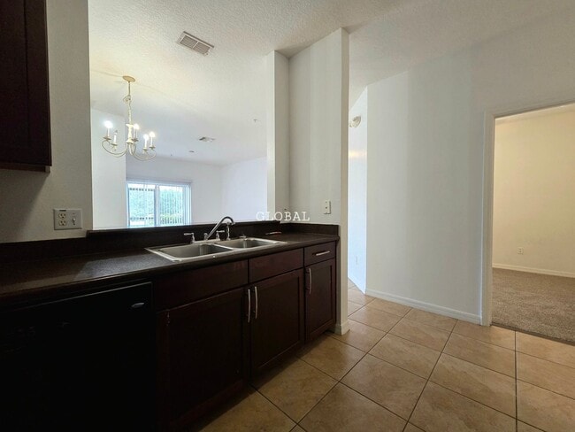 Building Photo - Condo for rent