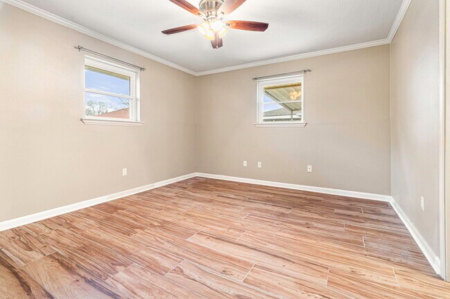 Building Photo - 5332 David Dr