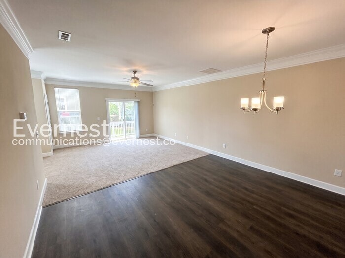Building Photo - 351 Kara Ln
