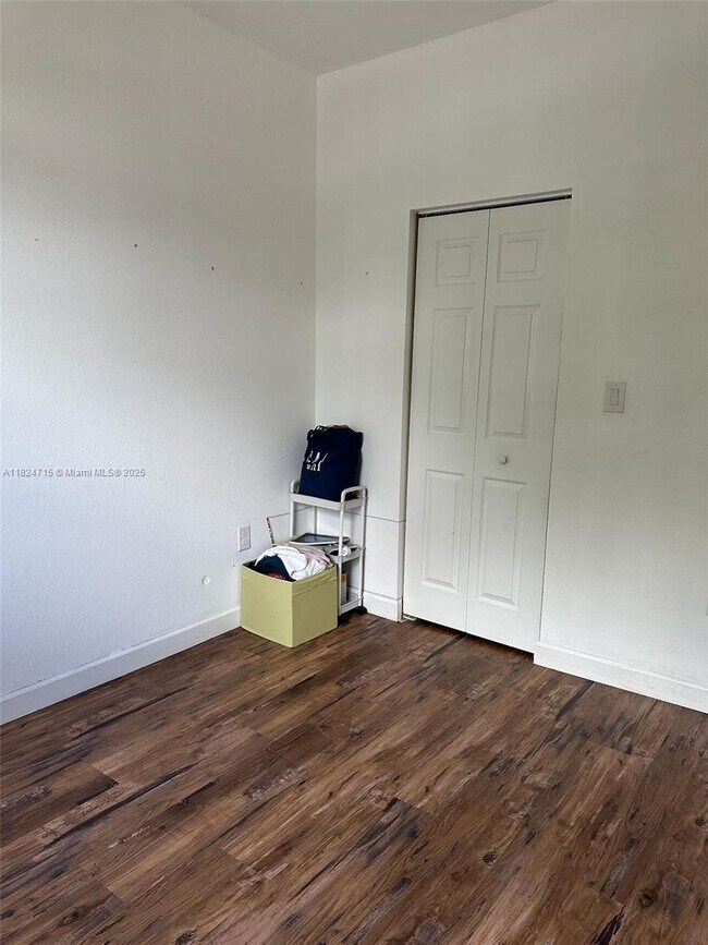 Building Photo - 23983 SW 118 Ave
