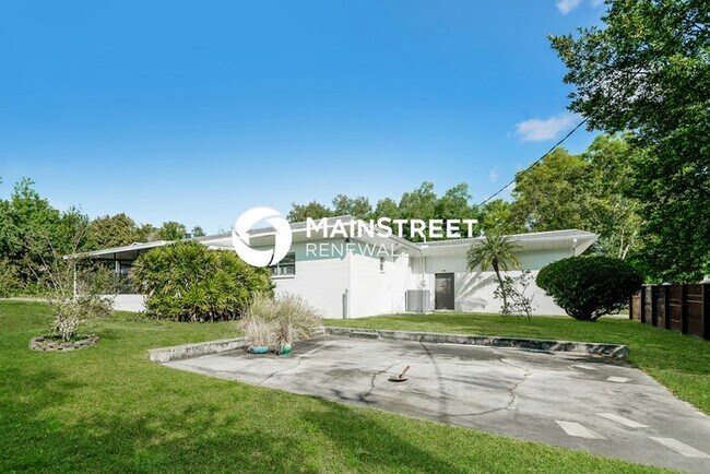 Building Photo - 3 Bedroom Pet-Friendly Home in LAKELAND, F...