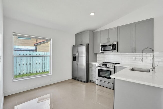 Building Photo - 17866 SW 10th Ln