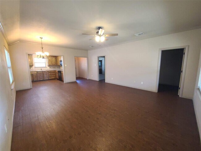 Building Photo - 1110 Avendale Dr