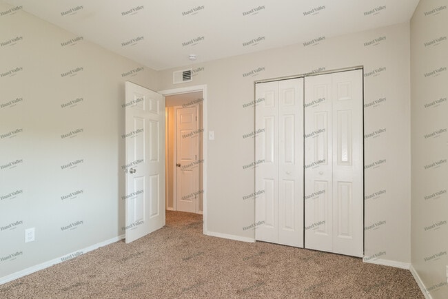 Building Photo - 680 Lexington Park