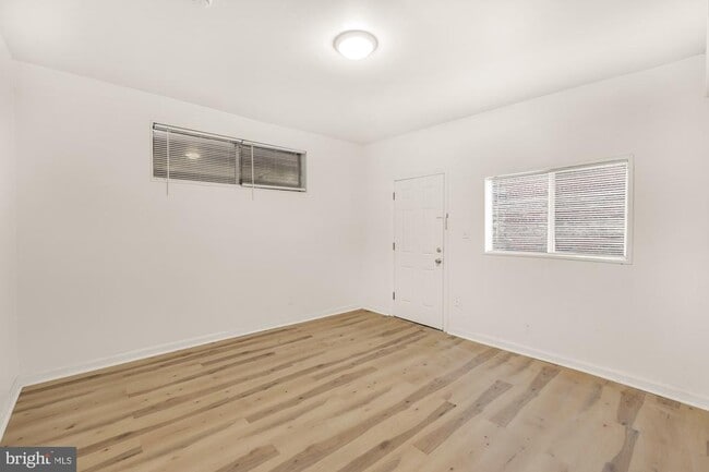 Building Photo - 1102 K St SE