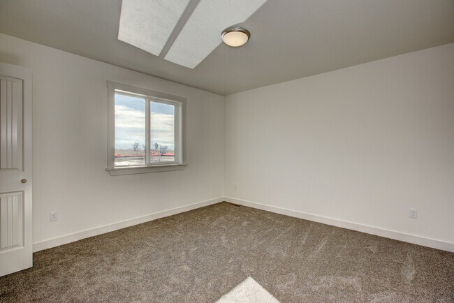 Building Photo - 1342 S Justice Ave