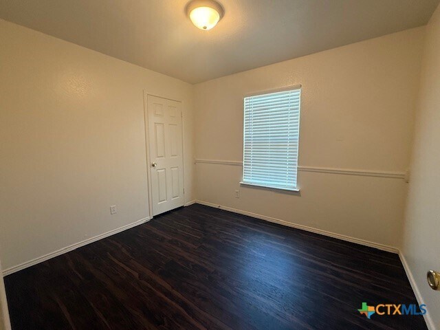 Building Photo - 1160 Hilltop Dr