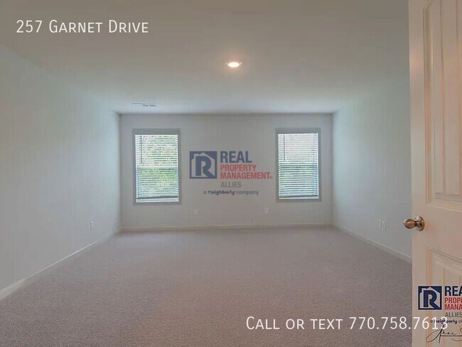 Building Photo - 257 Garnet Dr
