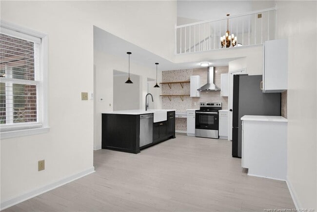 Building Photo - 160 Carolina Way