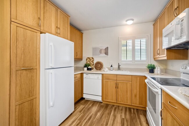 Building Photo - Encinitas 3 Bedroom/2 Bath Condo!