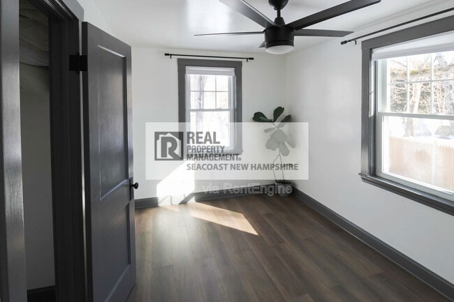 Building Photo - 5 Staples St