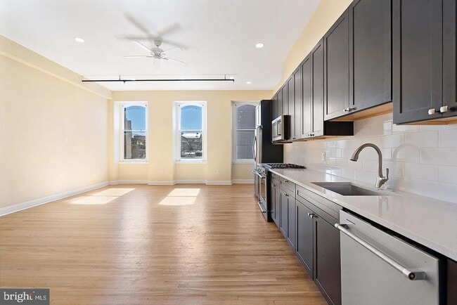 Building Photo - 2029 Walnut St